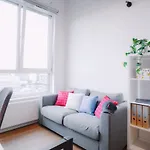 Studios And Shared Rooms At Livinnx Krakow