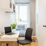 Studios And Shared Rooms At Livinnx Krakow